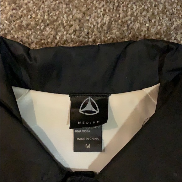 Active Ride Shop Windbreaker - Picture 3 of 6